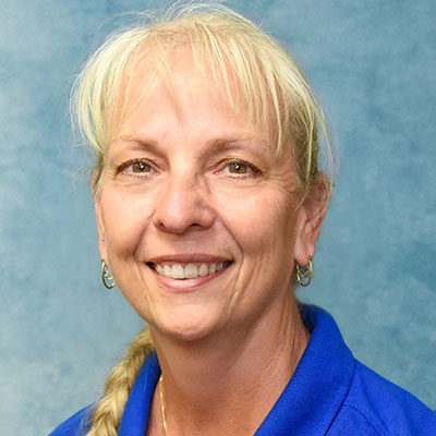 Shari Tabat headshot